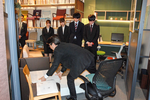 業務用家具の大手メーカー(株)オリバーの企業訪問