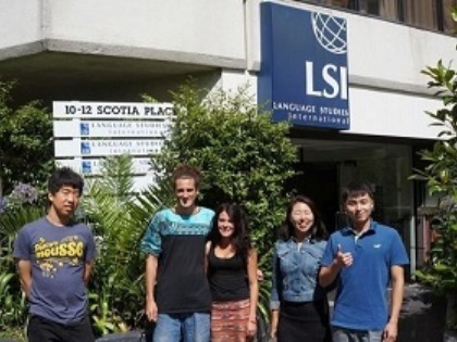 学生社会人シニア大人むけ短期長期語学留学 ニュージーランド オークランド 語学学校 LSI