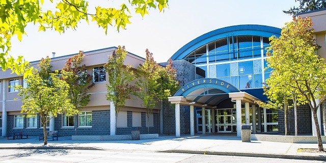 リバーサイド・セカンダリー・スクール（Riverside Secondary School）