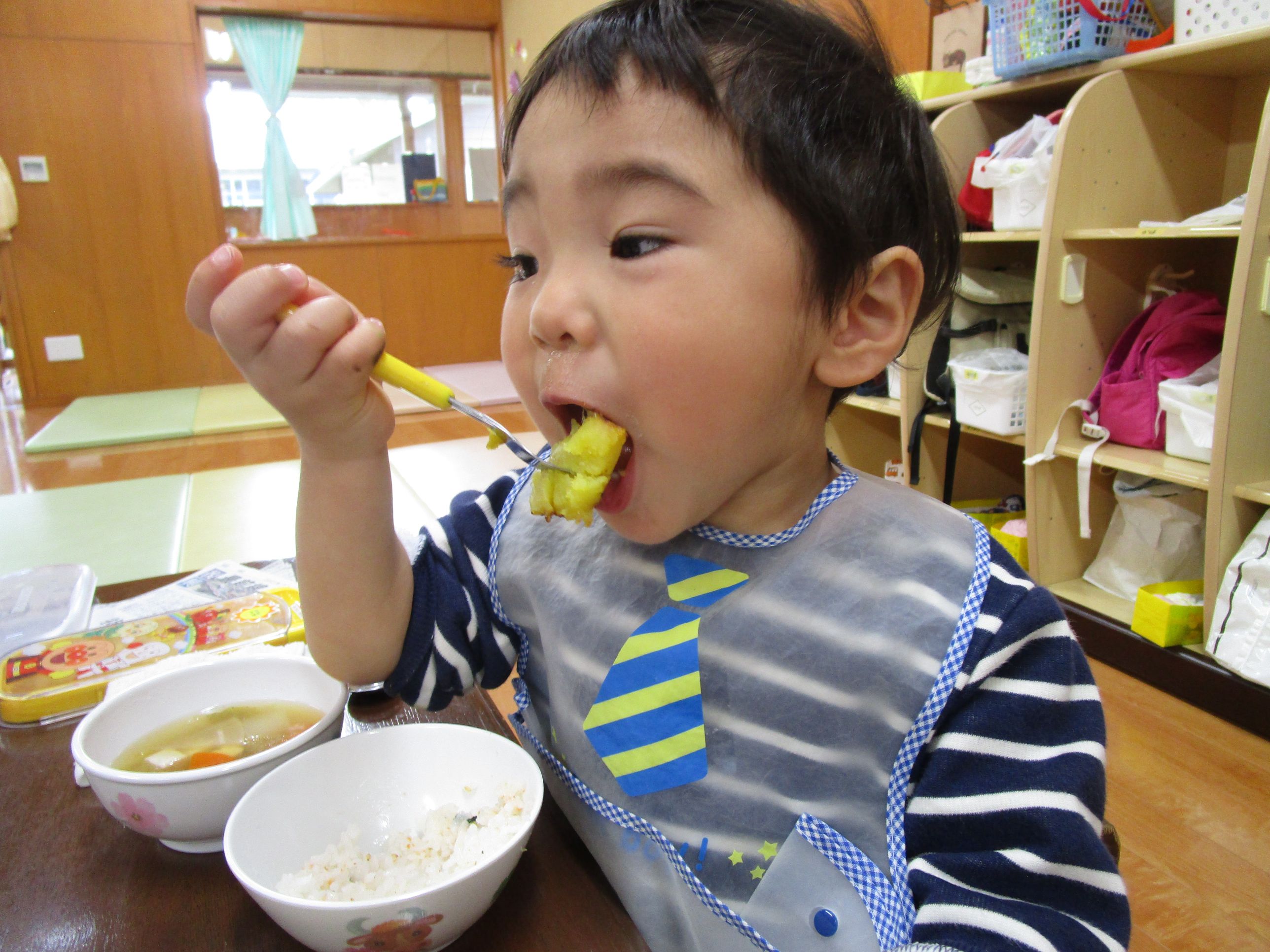 もぐもぐ