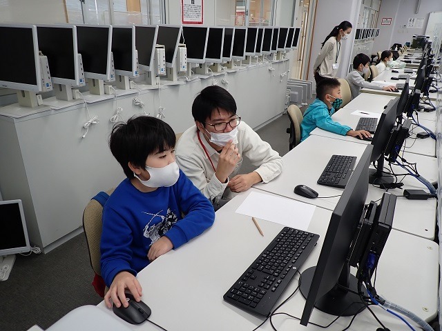 沖縄女子短期大学_産学連携推進センター_プログラミング教育_未来のIT人材創造事業_比嘉勇太