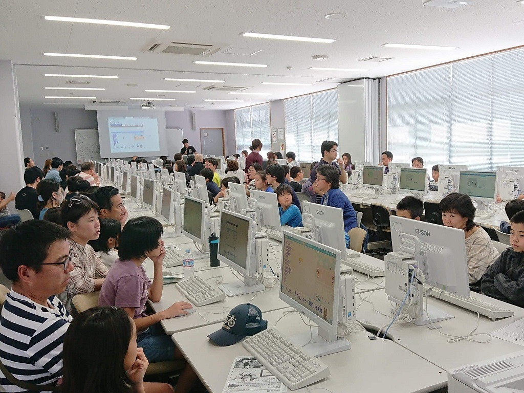 201903プログラミング体験_沖縄女子短期大学_産学連携推進室_比嘉勇太