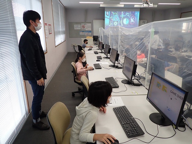 沖縄女子短期大学_産学連携推進センター_プログラミング教育_未来のIT人材創造事業_比嘉勇太
