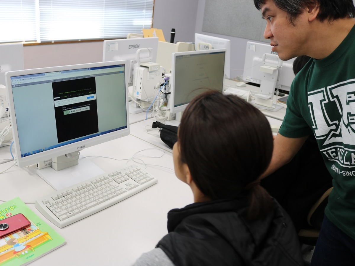 未来のIT人材創造事業_プログラミング教育_沖縄女子短期大学_産学連携推進室_比嘉勇太