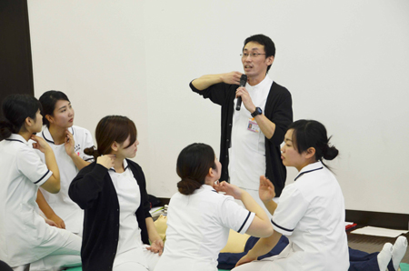 急変時に慌てないように、頸動脈の触知確認